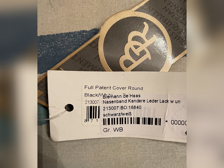 BR Reithalfter für Kandarre Lack weiß und schwarz unterlegt.