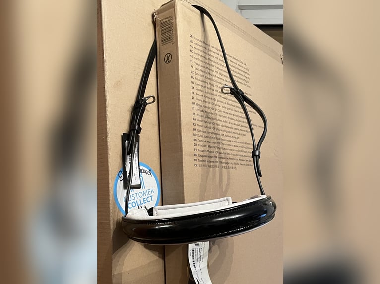 BR Reithalfter für Kandarre Lack weiß und schwarz unterlegt.