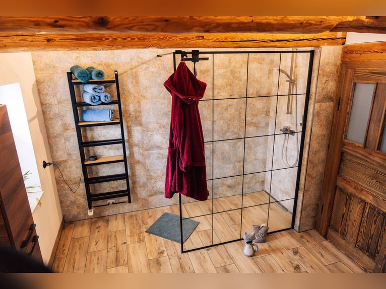 Außergewöhnliches denkmalgeschütztes Anwesen für Individualisten. Perfekt zur Pferdehaltung.