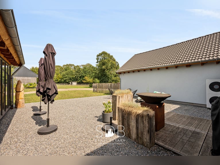 Charmante woning met wijngaard en graslanden op 14.569m² te Wachtebeke | België
