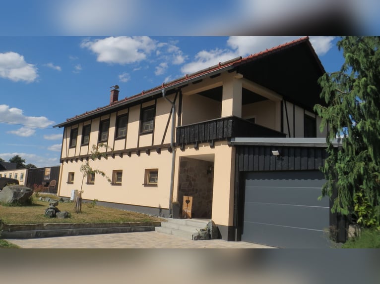 DAS Glück hat ein ZUHAUSE-gepflegtes WH +FEWO- Ortsrand Plauen / Vogtlandmetropole-Reitplatz-Boxen