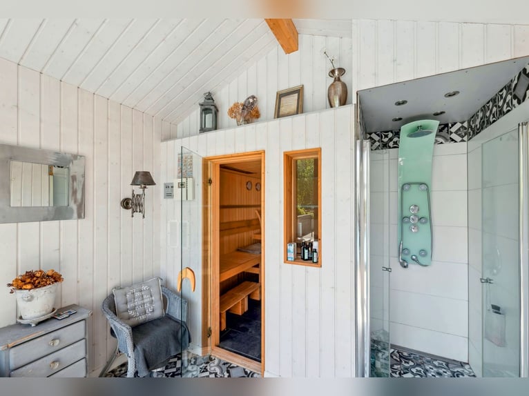 Elegantes Privatanwesen in Alleinlage für Pferdefreunde in ruhiger Lage