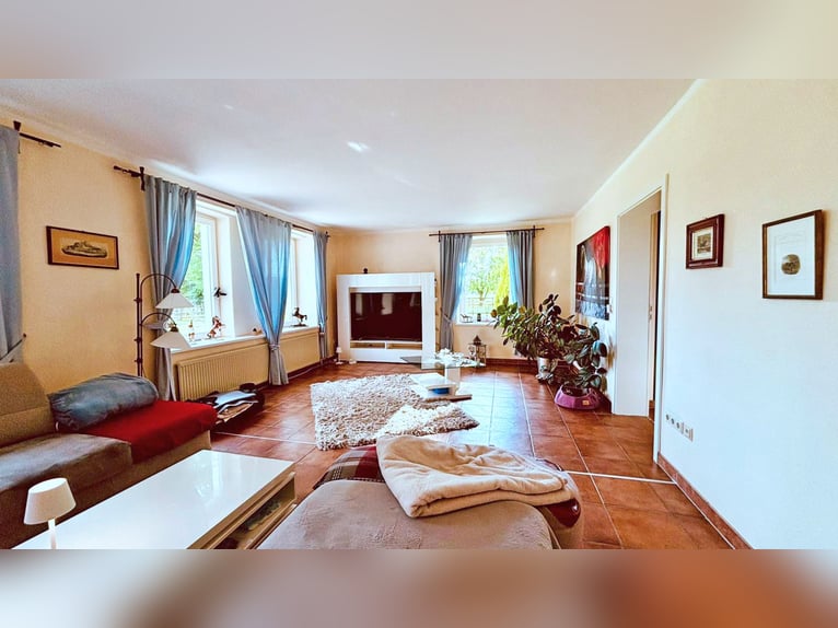 Exklusive Reitanlage mit großzügigem Wohnhaus und vielfältigen Nutzungsmöglichkeiten in Bielefeld