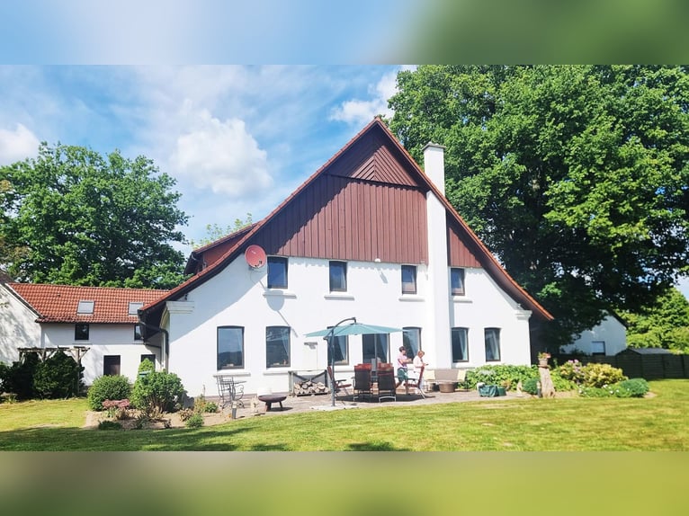 Exklusive Reitanlage mit großzügigem Wohnhaus und vielfältigen Nutzungsmöglichkeiten in Bielefeld