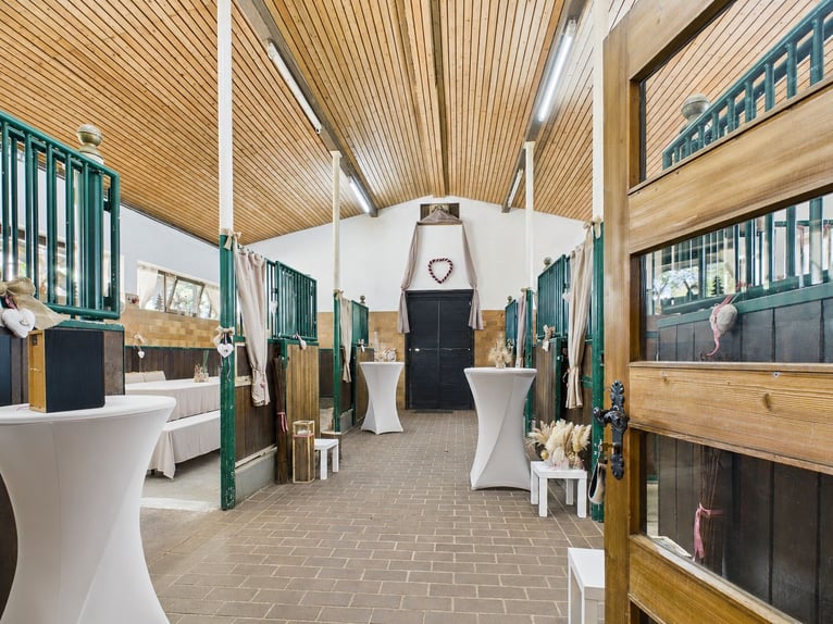 Exklusives Anwesen mit privater Reitanlage auf weitläufigem Grundstück mit ca. 24.000 m²