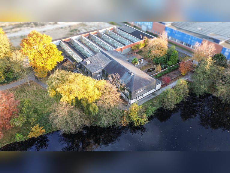 Exklusives Anwesen mit Villa, Reitanlage und Hallenkomplex  an einem Privatsee zum Kauf