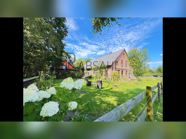 Hofensemble mit ausgebauter Tenne und 1,6ha Land direkt am Haus! Genehmigte Pferdehaltung!