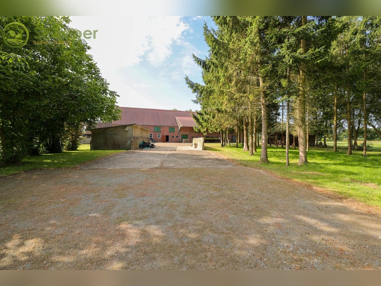 Leben im Grünen: Gepflegter Resthof mit viel Platz für Ihre Ideen