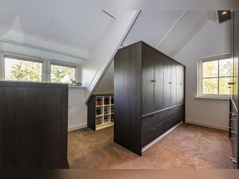 Luxury detached home with office outbuilding, wellness pool, gym & stables for 4 horses