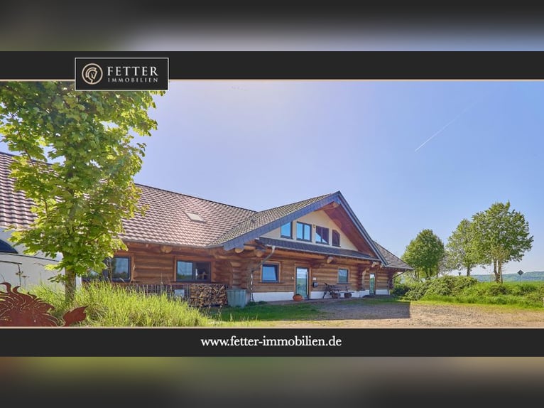 Moderne Reitanlage zu verkaufen in Hütschenhausen – stilvolles & energieeffizientes Wohnen inklusive