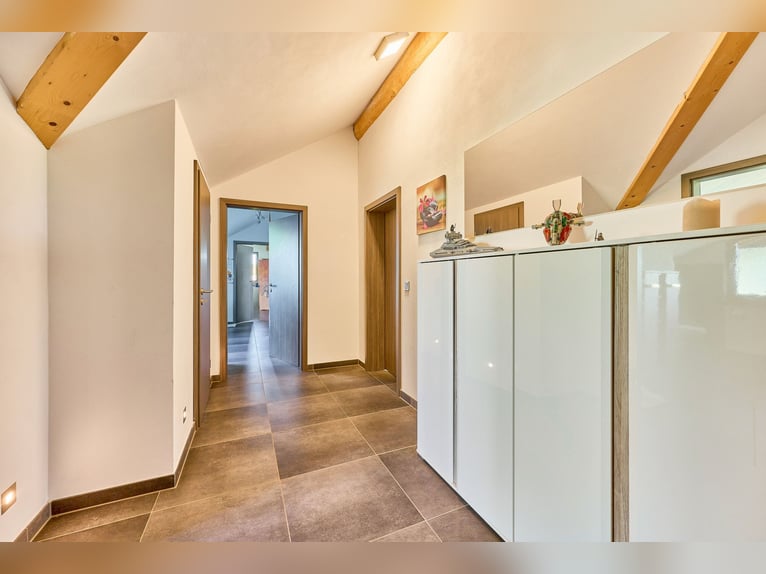 Moderne Reitanlage zu verkaufen in Hütschenhausen – stilvolles & energieeffizientes Wohnen inklusive