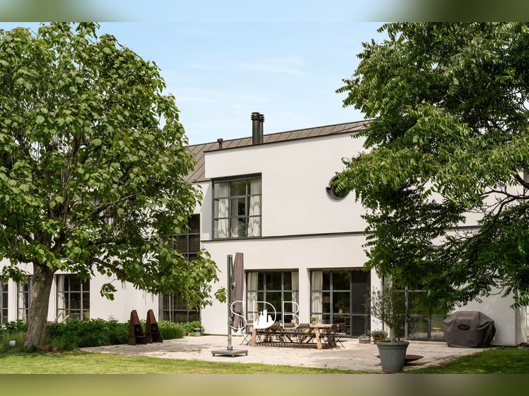 Prachtige villa met hippische accommodatie en graslanden op +/- 23hectare - 9800 DEINZE