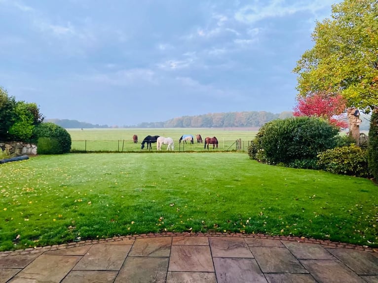 Preissenkung! Landhaus für Pferdeliebhaber mit traumhaftem Blick