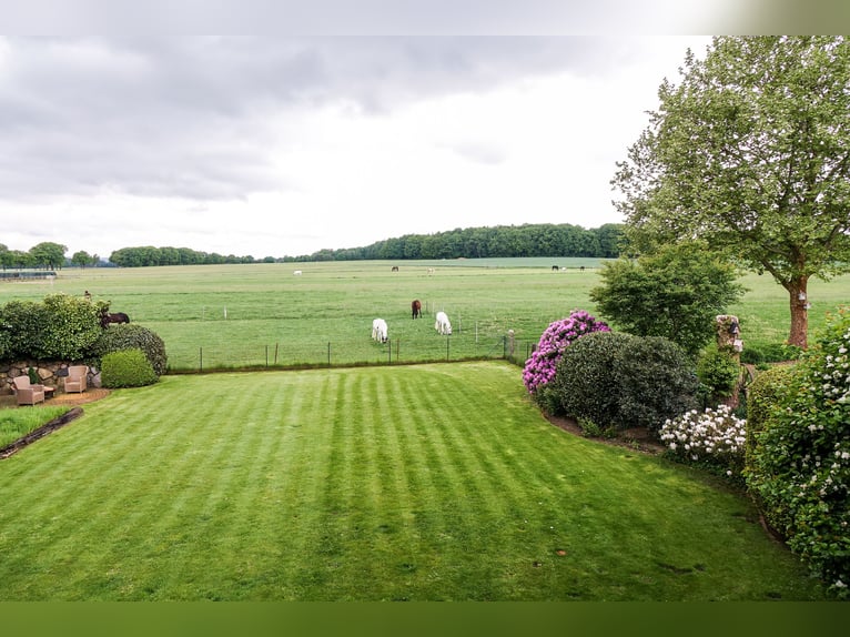 Preissenkung! Landhaus für Pferdeliebhaber mit traumhaftem Blick