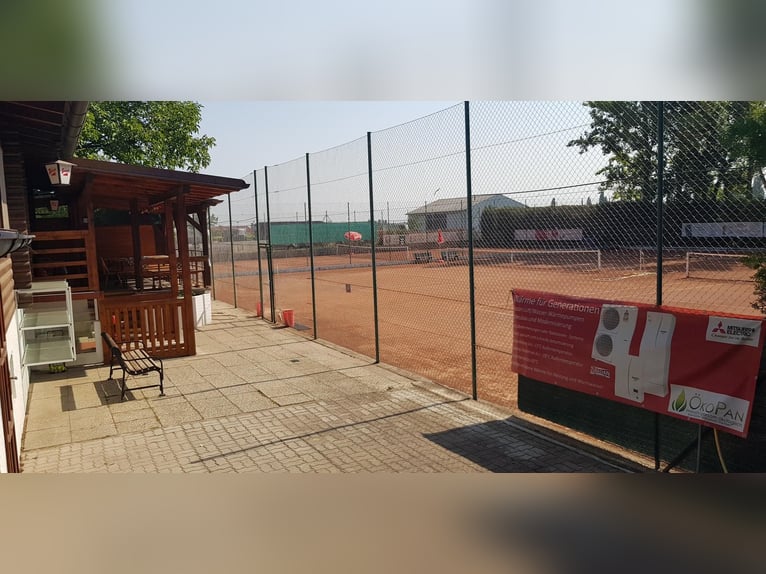 Reit und Tennissportanlage zu verkaufen