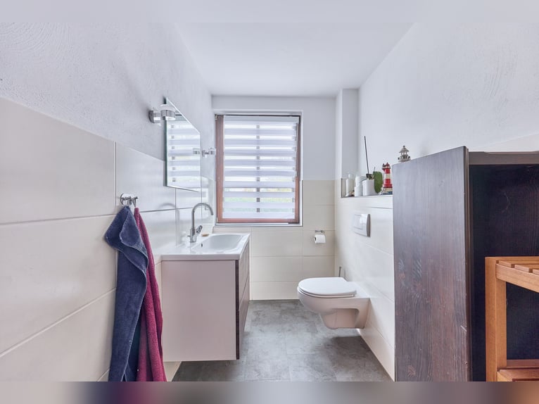 Reitanlage in Alleinlage im Main-Kinzig-Kreis zu verkaufen – mit großem Landhaus & Außenpool!