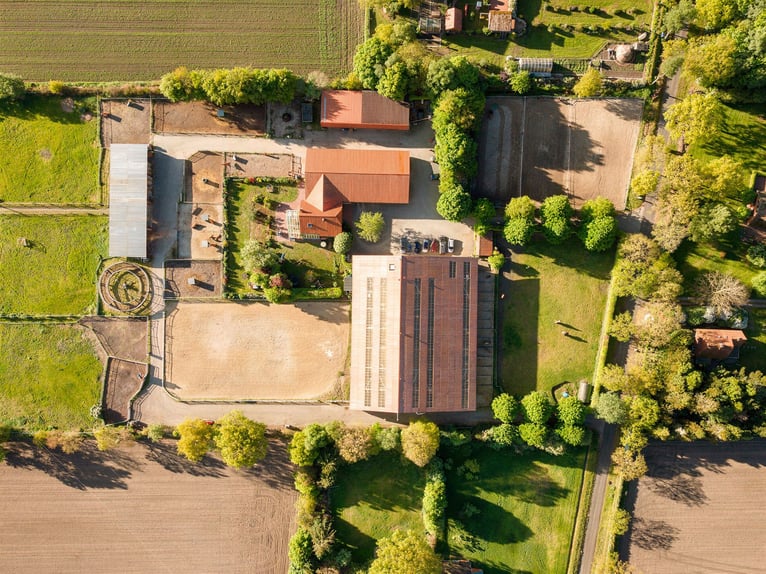 Traumhafte Reitanlage mit großartiger Anbindung nahe Oldenburg!!