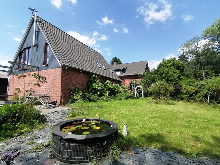 Traumhaftes Anwesen für Pferdebesitzer - Kernsaniertes Landhaus: flutsicher, auf 2,9 Hektar Land!