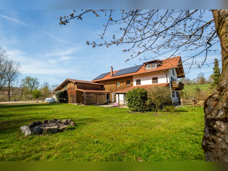 Traumhaftes Bauernhaus mit ausgebautem Pferdebereich in Zeilarn (östlich v. München), provisionsfrei