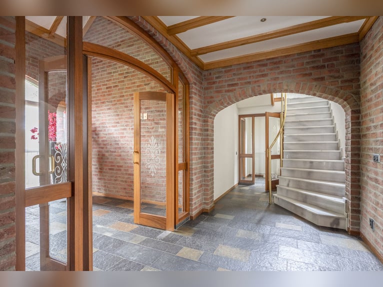 VERKAUFT: Komplette Reitanlage mit Landhaus nähe Deutsche Grenze in NL.