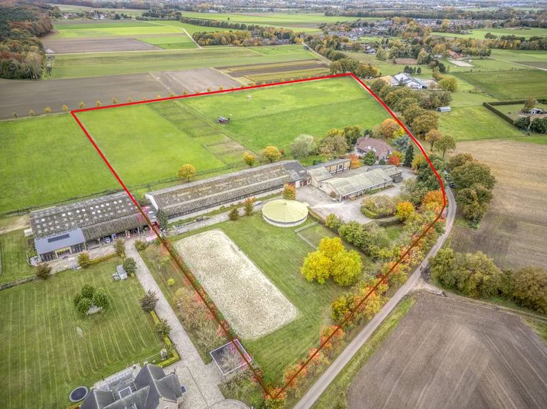 VERKAUFT: Komplette Reitanlage mit Landhaus nähe Deutsche Grenze in NL.