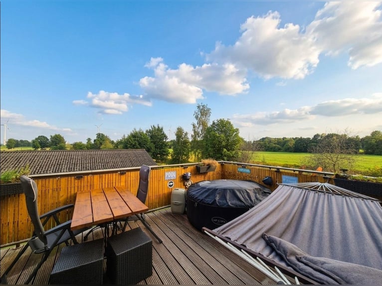 Vielseitige Reitanlage mit großzügigem Zweifamilienhaus in Hude (Landkreis Oldenburg)