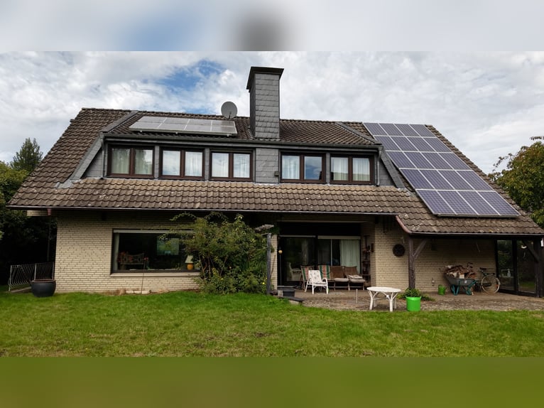 Wohnhaus mit Pferdestall und Weideflächen in Hamminkeln-Brünen