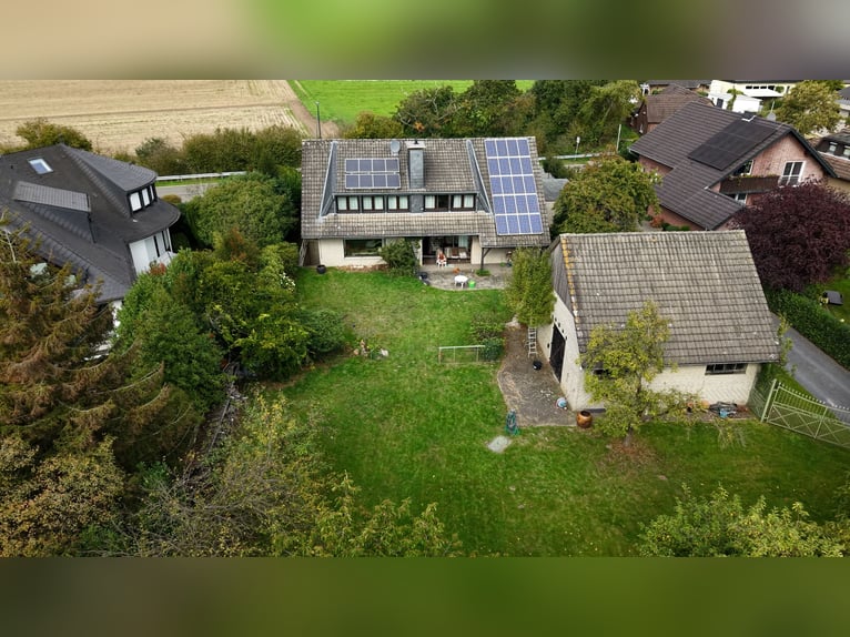 Wohnhaus mit Pferdestall und Weideflächen in Hamminkeln-Brünen
