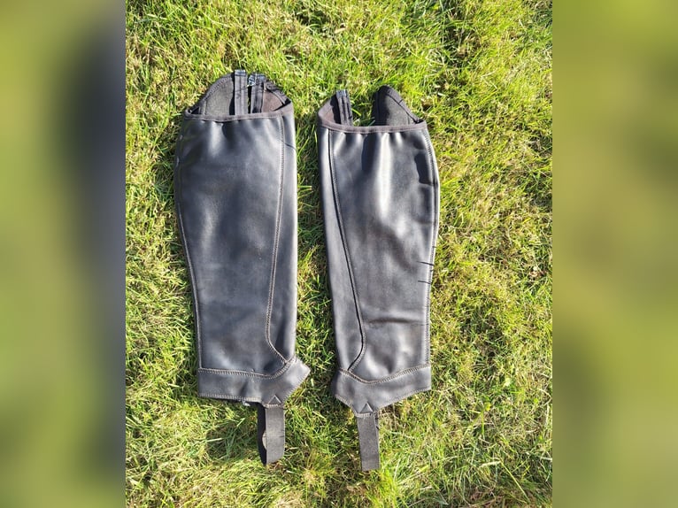 Fouganza synthetik Lederchaps