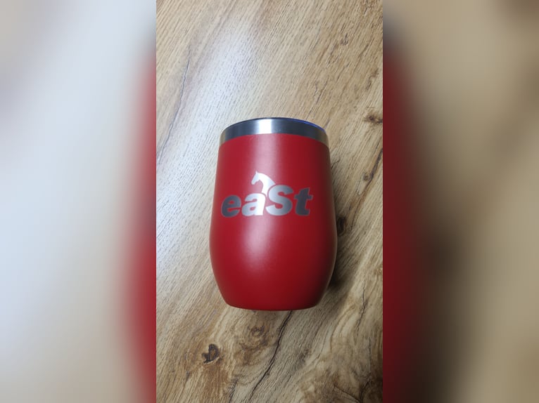 Neuer Thermobecher mit Deckel East.