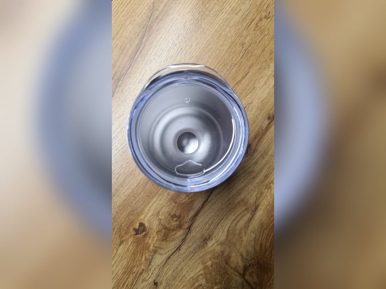 Neuer Thermobecher mit Deckel East.