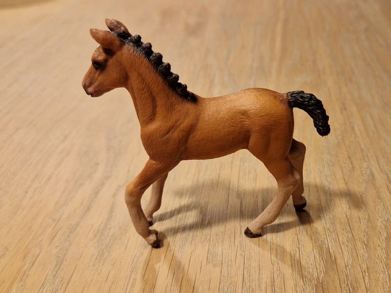Schleich Pferd Fohlen Braun Fuchs Dunkelfuchs 7,5cm