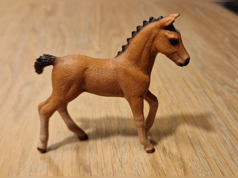 Schleich Pferd Fohlen Braun Fuchs Dunkelfuchs 7,5cm