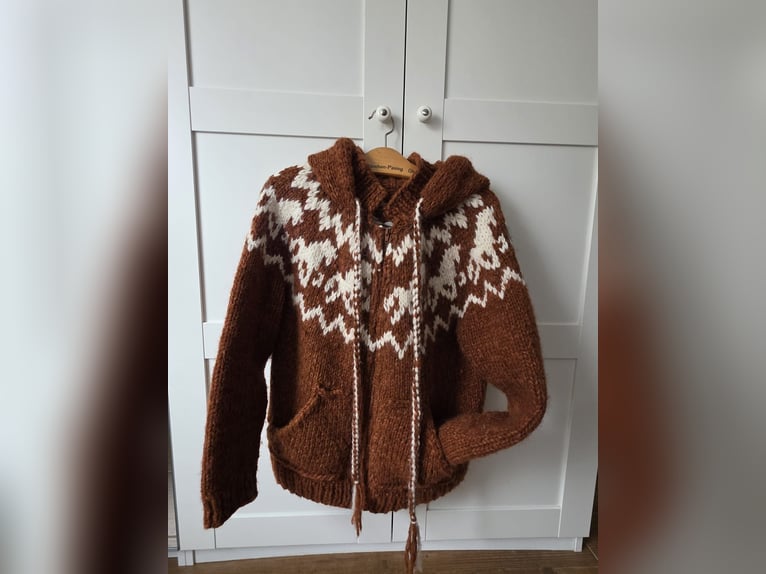 Superwarme, wasserabweisende Jacke aus echter Islandwolle Superwarme, wasserabweisende Jacke aus echter Islandwolle
