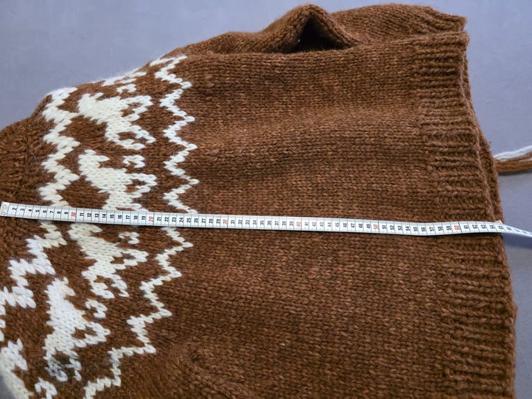 Superwarme, wasserabweisende Jacke aus echter Islandwolle Superwarme, wasserabweisende Jacke aus echter Islandwolle