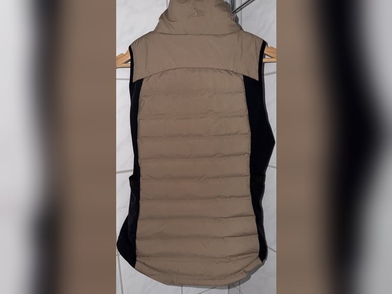 EaSt Performance Insulation Vest - almond Damen Weste Reitweste Steppweste Reiten Airbagweste