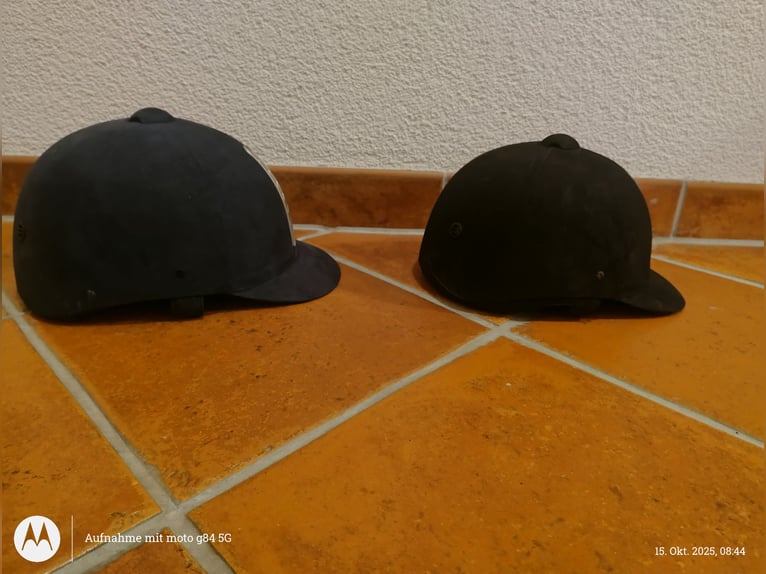 2 Reithelme zu verkaufen, auch einzeln, gr 53 (kind)  und 59