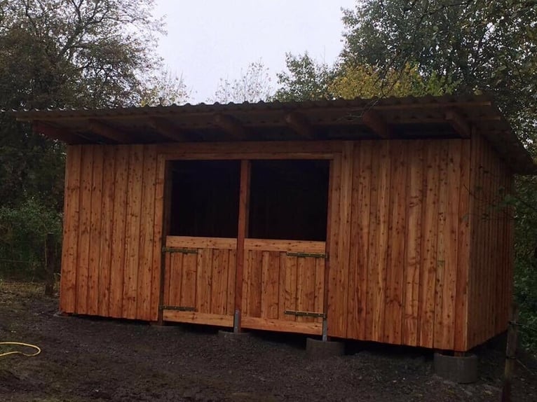 2er Pferdebox Weidehütte