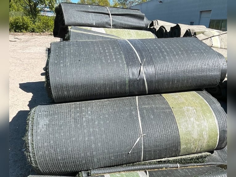 ab 1000 m² gebrauchter Kunstrasen Pferde Paddock Reitplatz