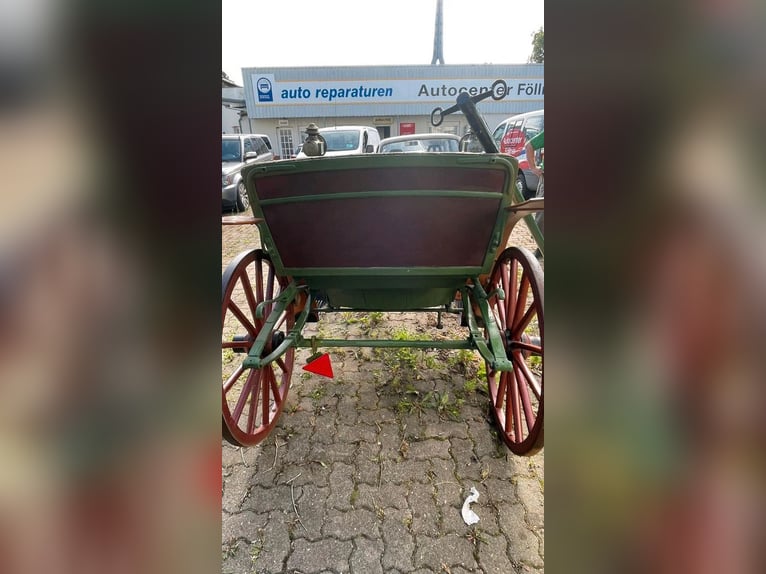 Alte Pferdekutsche/Hochzeitskutsche Zweispänner