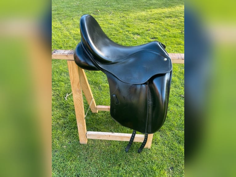 Dressursattel 17,5 Zoll super Zustand