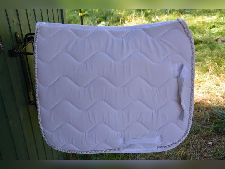 Dressurschabracke weiß
