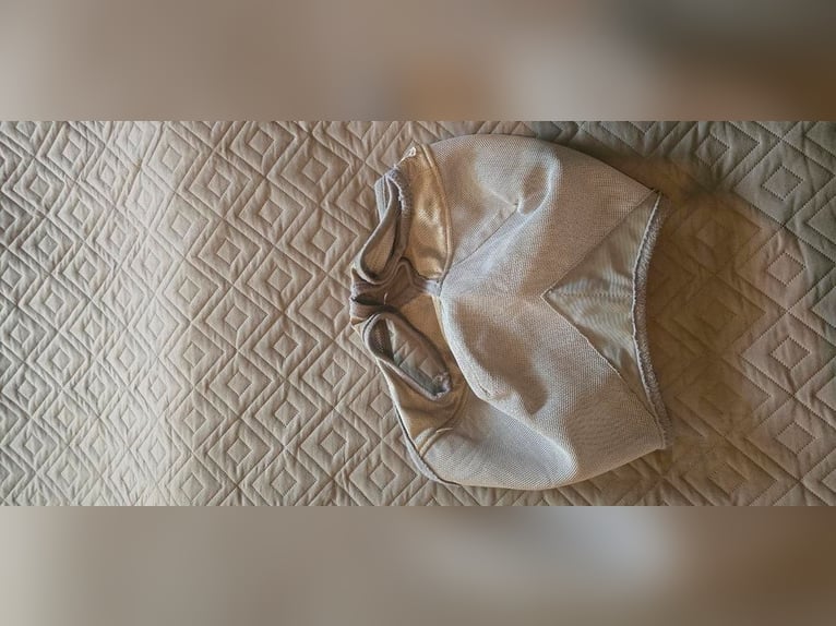 Fliegenmaske bei Augenverletzung