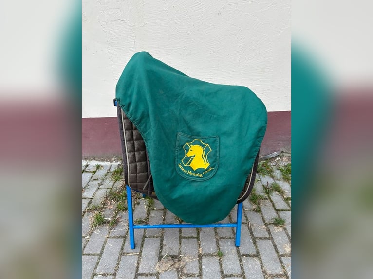 Hennig Dressursattel 17,5 Zoll
