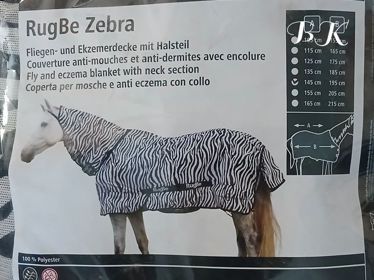 Neue RugBe Zebra-Fliegendecke von Covalliero, Gr. 145cm