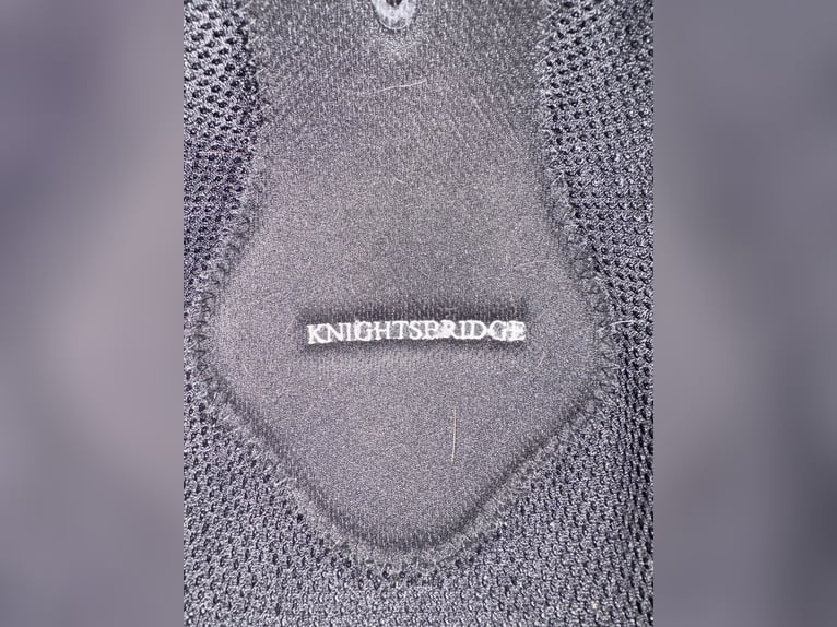 Neuer Reithelm von Knightsbridge