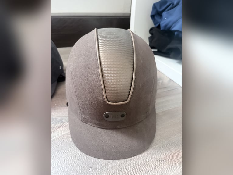 Neuer Reithelm von Knightsbridge