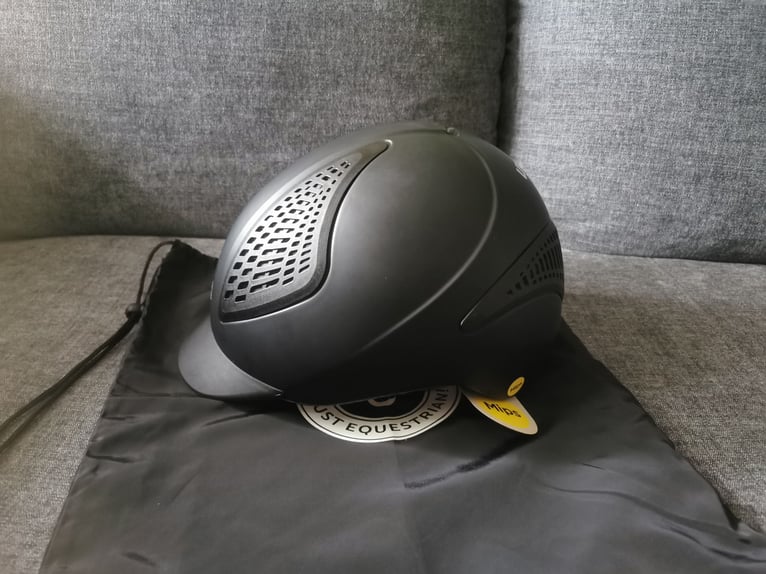 UVEX Reithelm exxential III MIPS