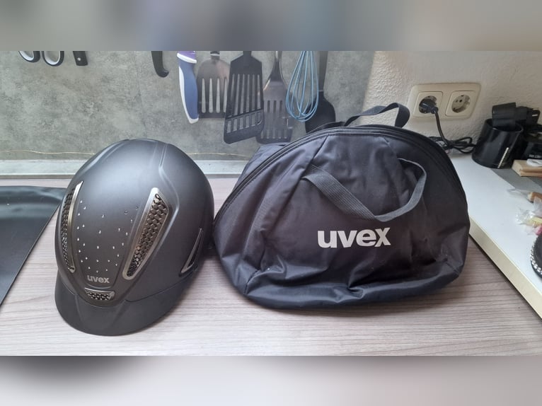 Uvex Reithelm mit Strass