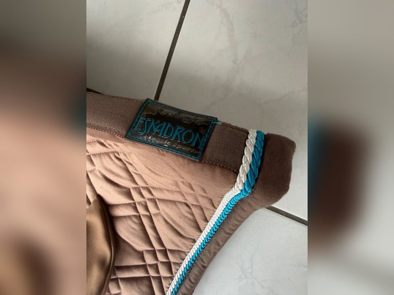 Wunderschönes Eskadron Dressur Set Marone-Petrol